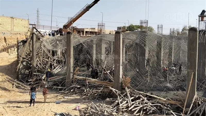 مصرع عاملين إثر انهيار سقف مصنع تحت الإنشاء بالشرقية