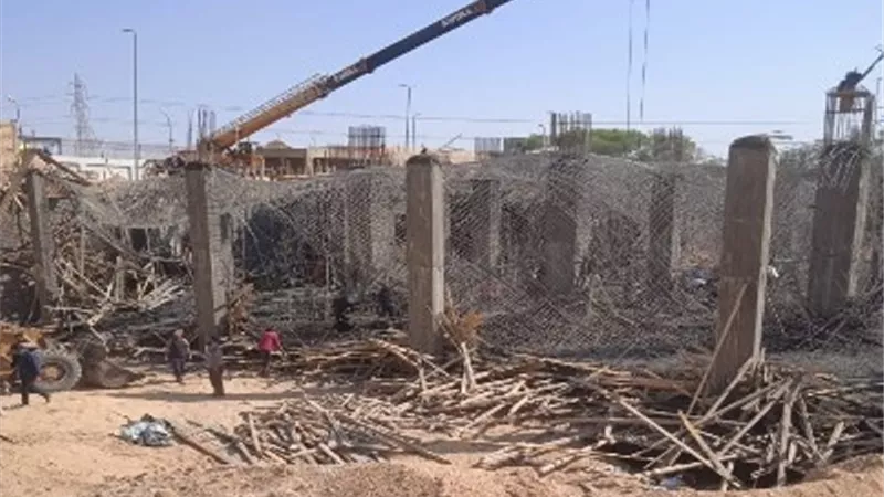 مصرع 4 عمال وإصابة آخر في انهيار سقف مصنع بالعبور..بالاسماء