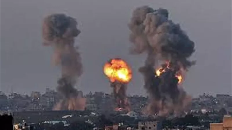 استشهاد 26 فلسطينيا جراء قصف الاحتلال المتواصل على قطاع غزة