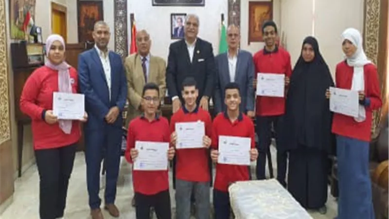 تكريم أوائل الإعدادية للمدارس الرسمية لغات والمتميزة بالقليويية