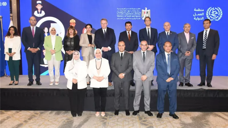 أشرف صبحى: تعميم فكرة مشروع نادي البحث عن وظيفة بمراكز الشباب
