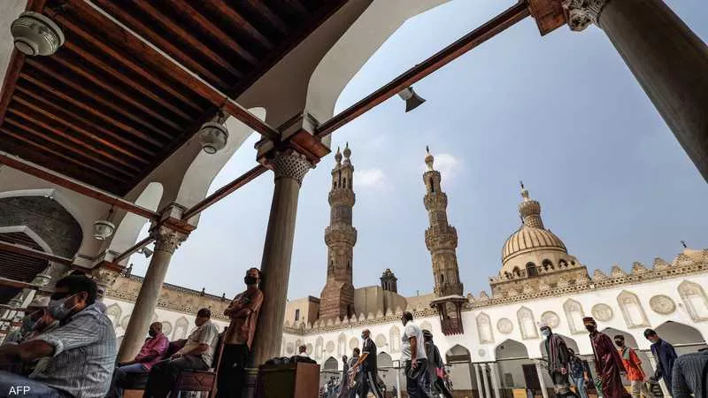 الأزهر يُدين قتل مصلٍّ مسلم بخمسين طعنة بمسجد في فرنسا