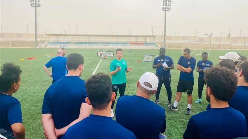 مدرب بيراميدز يحاضر المدربين في ضيافة الاتحاد الاسكتلندي