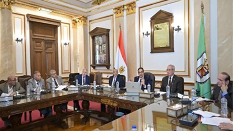 رئيس جامعة القاهرة: حريصون على حوكمة مشروع الإسكان ومتابعة تنفيذه