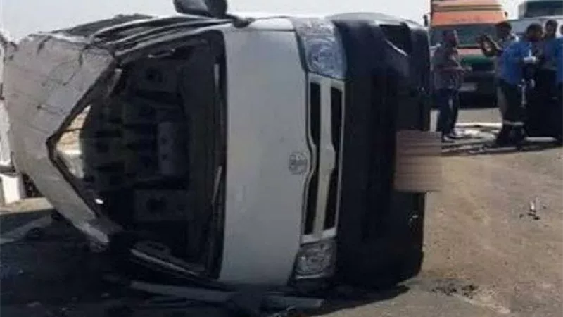 مصرع وإصابة ١٧ فى حادث إنقلاب سيارة بطريق سفاجا قنا