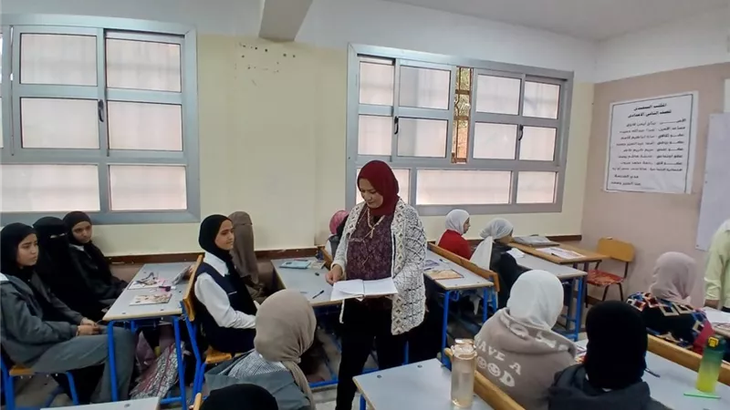 استبعاد مدير مدرسة الساعدي الابتدائية واحالة ٦ معلمين للتحقيق