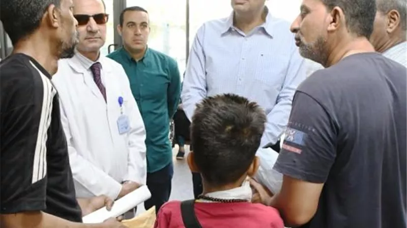 محافظ أسوان يطمئن على الخدمات الطبية للمواطنين بمستشفى الباطنة
