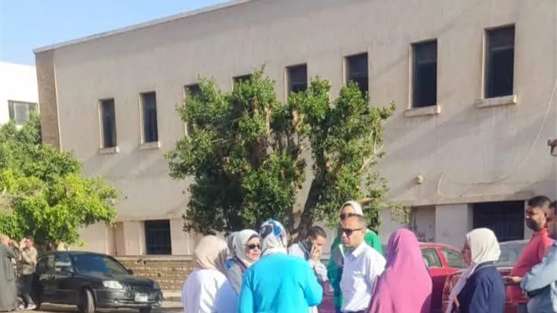 بدء انشاء مستشفى سمسطا بعد الاحلال.