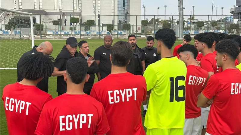 أسامة نبيه يوجه رسالة للاعبي منتخب مصر للشباب قبل مواجهة سيراليون