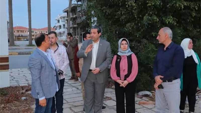 محافظ دمياط يتفقد حديقة 