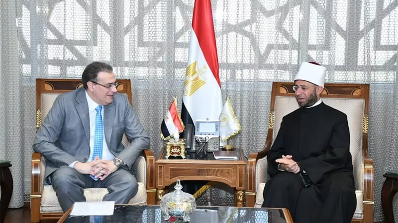وزير الأوقاف يستقبل رئيس المركزي للتنظيم والإدارة لبحث سبل التعاون المشترك