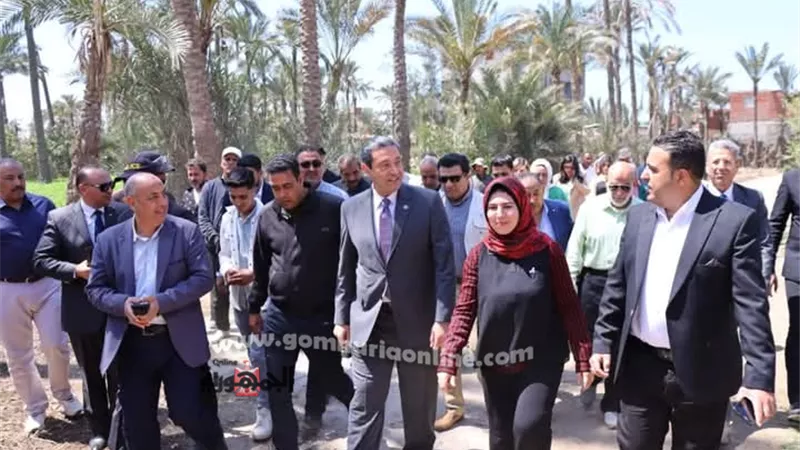 محافظ دمياط يشهد إفتتاح مشروع تأهيل منازل أم الرضا ويسلم المفاتيح
