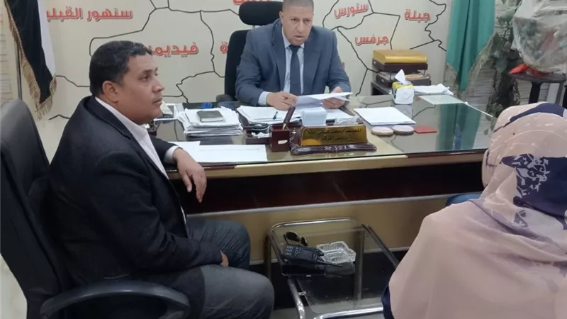 نائب محافظ الفيوم يعقد لقاءً لخدمة المواطنين بقرية النصارية