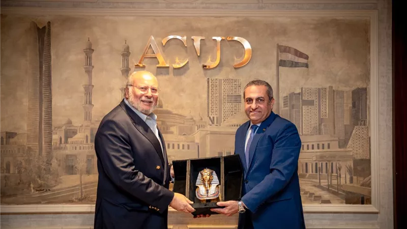 الملك أحمد فؤاد يزور العاصمة الإدارية ويشيد بالمشروع القومي