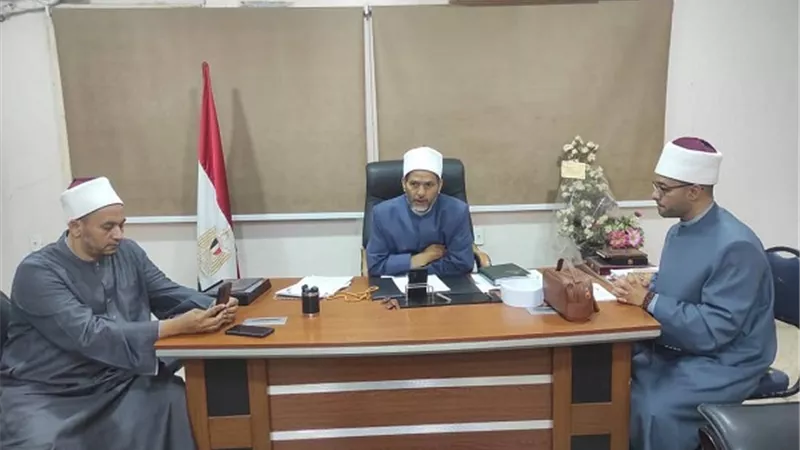 مدير أوقاف المنيا يطالب بحصر المساجد التي لا يوجد بها عداد كهرباء