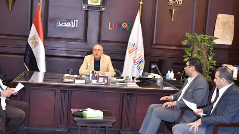 محافظ الأقصر يتابع أحدث مستجدات منظومة التقنين