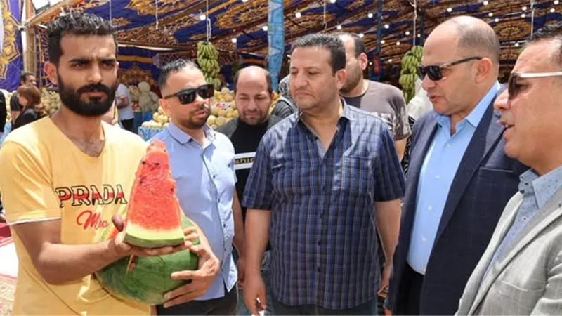 منفذ 24 أكتوبر باكورة أسواق اليوم الواحد بالإسماعيلية..صور