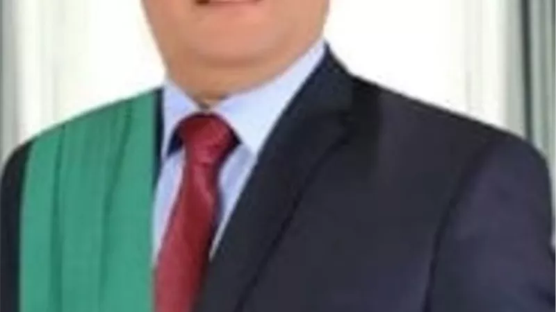 الواد و أبوه تجار سلاح وصنف في المنيا