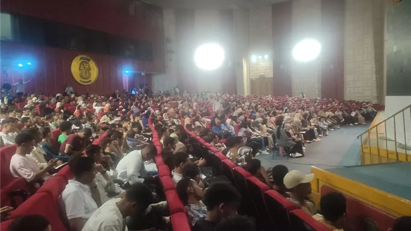 ١٠٠٠ طالب وطالبة فى المراجعات النهائية للثانوية العامة بالأقصر