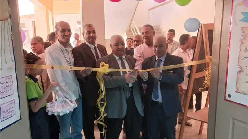 وكيل تعليم الأقصر يتفقد عدد من المدارس ويفتتح معرض الصحافة
