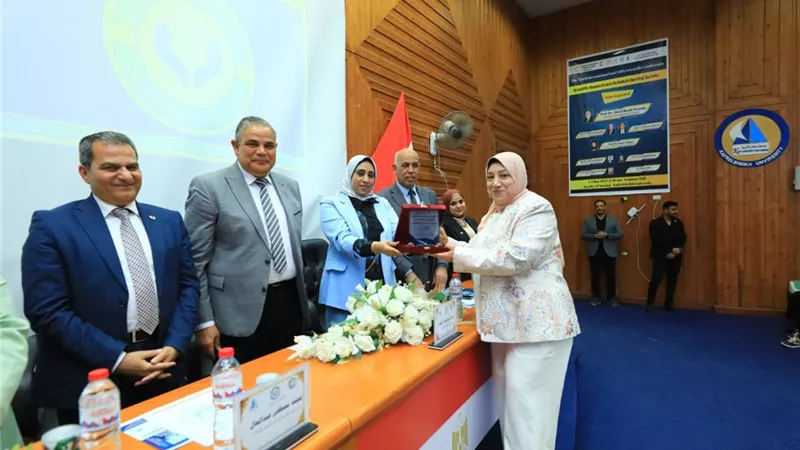 رئيس جامعة كفر الشيخ يشهد انطلاق مؤتمر بكلية التمريض