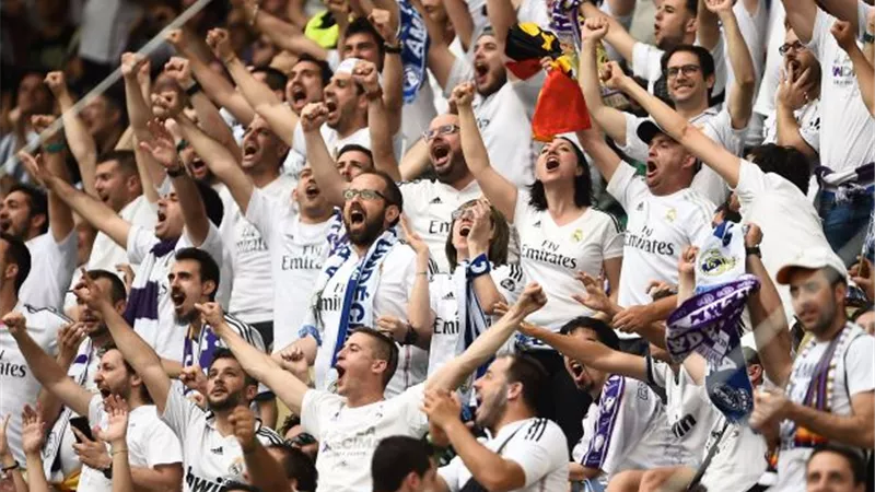 لماذا يُطلق جمهور ريال مدريد صفاراته على أساطيره؟
