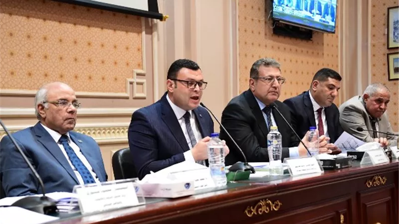 وزير الإسكان: كل مقترحات النواب مطروحه..ويمكن النظر ببعض المواد