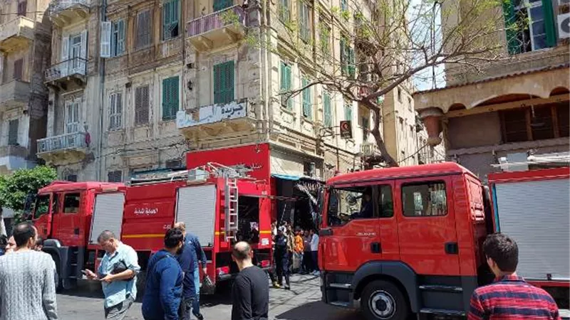 إنقاذ منطقة سينما مترو فى الاسكندرية من حريق نشب بأحد المطاعم