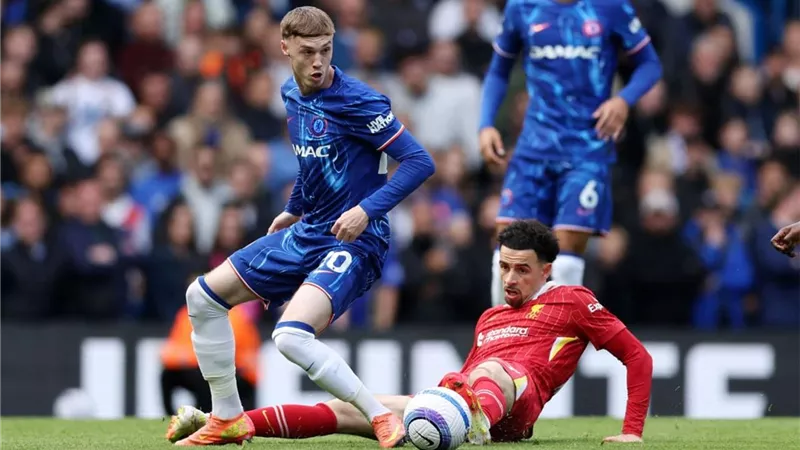 تشيلسي يفوز بثلاثية على ليفربول.. ويتمسك بأمل التأهل لدوري لأبطال
