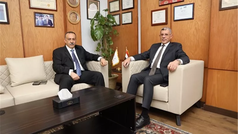 محافظ أسيوط يبحث مع إنشاء معهد لتدريب شباب الصعيد على علوم الفضاء