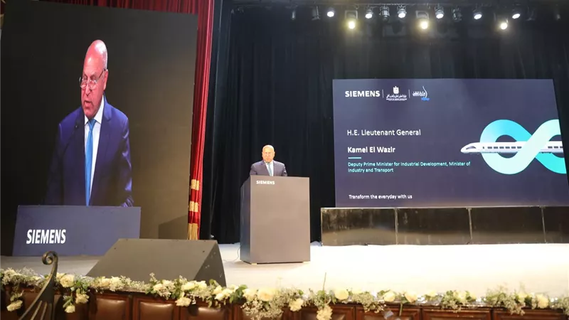كامل الوزير : الشباب قلب الأمة ومحرك المستقبل في قطاع النقل