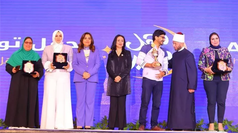 محافظ الشرقية يهنئ مطبخ التكية الأول في إطعام رمضان