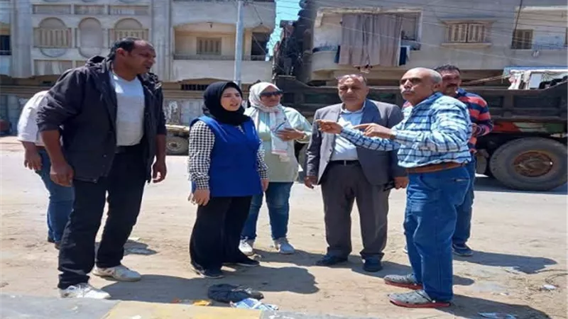 نائب محافظ دمياط تفاجئ مدينة كفر البطيخ وتشدد على رفع المخلفات