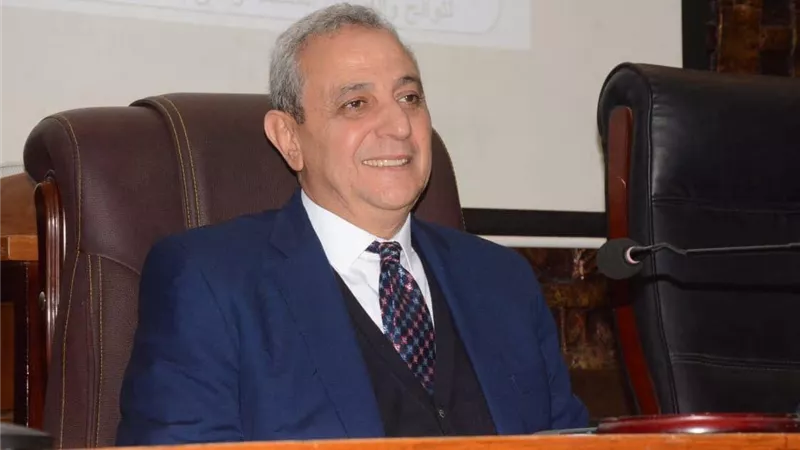 محافظ الغربية يتابع أعمال رصف الطبقة الرابطة بشارع المجلس الشعبي