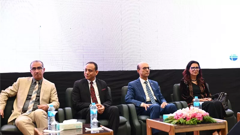 رئيس جامعة أسيوط: 