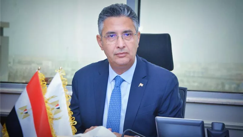 فحص عينات عشوائية من المنتجات البترولية للتأكد من الجودة