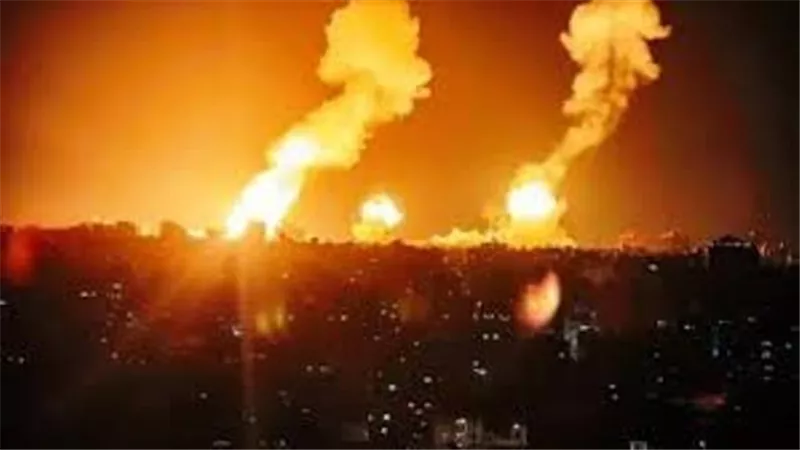 إعلام حوثي: غارات إسرائيلية عنيفة على مواقع للحوثيين في الحديدة