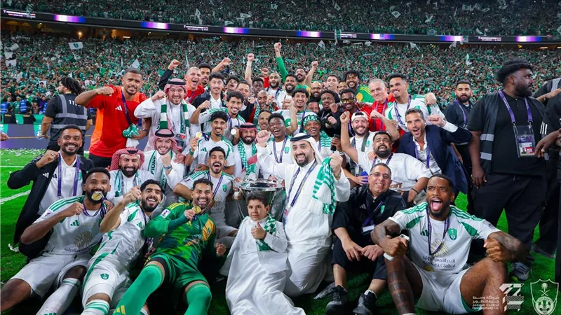 بعد التتويج بأبطال آسيا.. مكافآت ضخمة للاعبي الأهلي السعودي