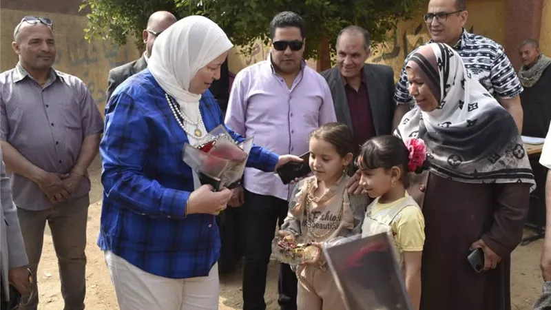 الهواري تشهد فعاليات اليوم المصري الياباني بمدارس حياة كريمة ببني