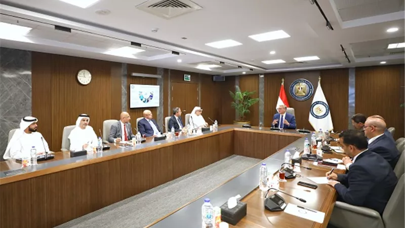وزير البترول يبحث سبل تعزيز التعاون مع مجموعة 