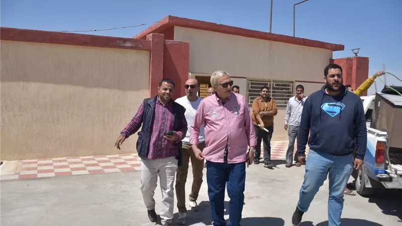 استعدادا للمصيف.. رئيس مياه مطروح يتفقد مشروعات المدينة
