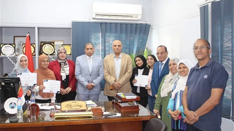 عطية يكرم المبدعين في المسابقة الدولية للعلوم والهندسة ISEF
