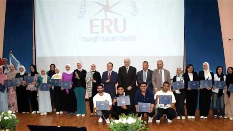 2 من الجامعة المصرية الروسية يمثلون إفريقيا بمسابقة هواوى بالصين.. صور