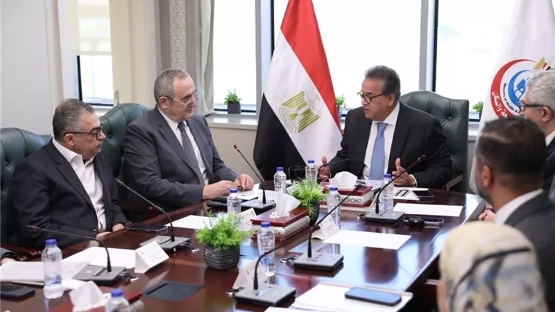 وزير الصحة يترأس اجتماع الهيئة العامة للمستشفيات التعليمية
