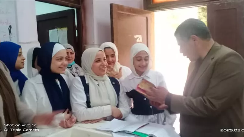 مدير تعليم الخانكة يطالب بتفعيل الأنشطة المدرسية