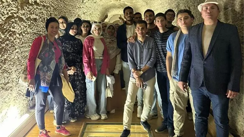 طلاب جامعة مطروح فى تدريب بمنطقتى آثار سقارة والمتحف المصرى