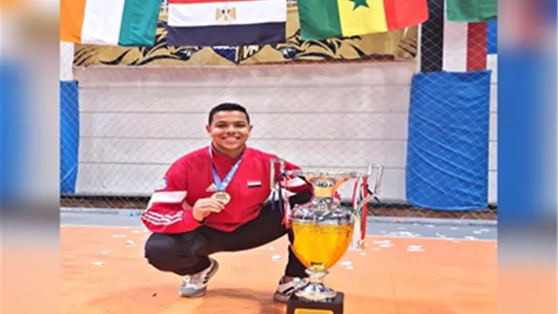طالب بجامعة عين شمس يحصد المركز الأول في بطولة الووشو كونغ فو