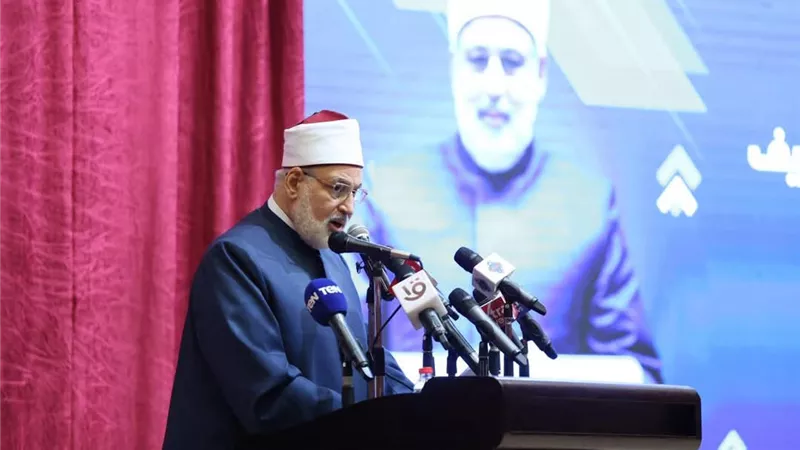 وكيل الأزهر يبعث رسائل مهمة للشباب خلال كلمته بمنتدى «اسمع وتكلم»