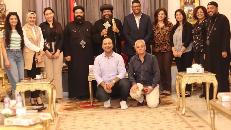 زيارةوكيل وزارةالصحةبالبحرالأحمرلتهنئةصاحب النيافةالأنبا إيلاريون