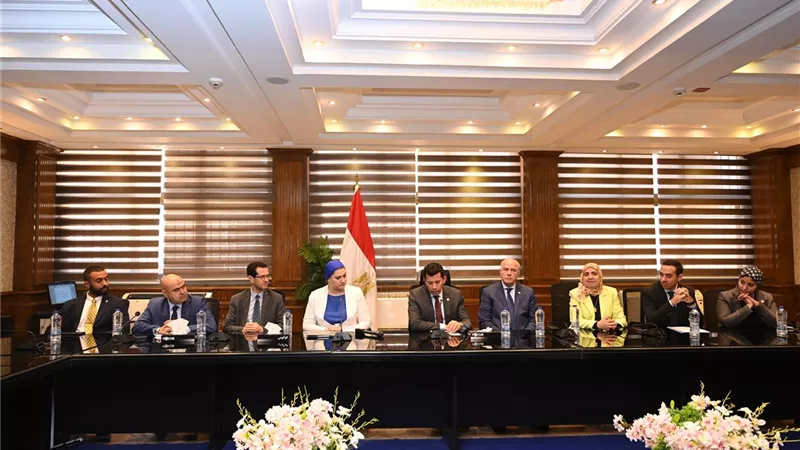 وزير الشباب يشهد توقيع بروتوكول مع المجلس القومي للطفولة والامومة